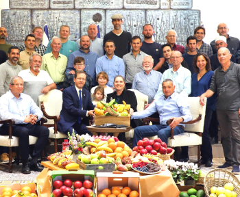 נשיא המדינה ו רעייתו אירחו את ארגון מגדלי הפירות בישראל לקראת טו בשבט